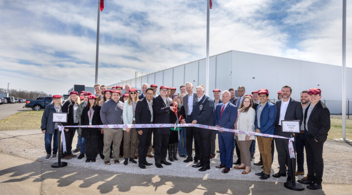 Swift ribbon cutting